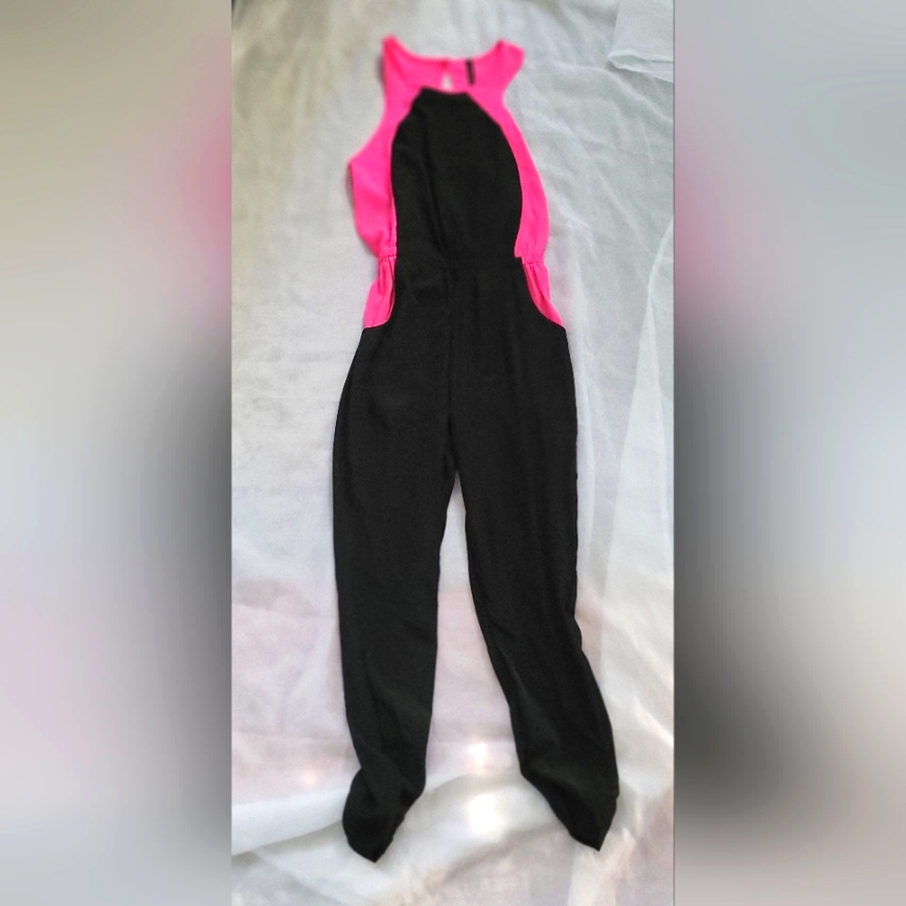 NWOT! Mezzanine Boutique Pink/Black Sleeveless Jumpsuit Size …